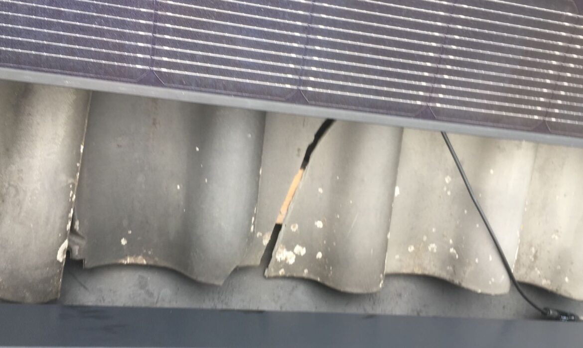 lekkage dak door zonnepanelen gebroken dakpan